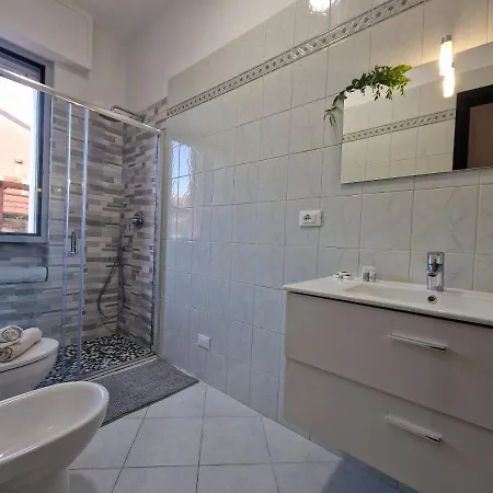 450 M Dal Mare Con Giardino - Free Parking