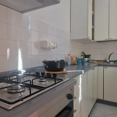 450 M Dal Mare Con Giardino - Free Parking *