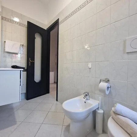 Lägenhet 450 M Dal Mare Con Giardino - Free Parking *