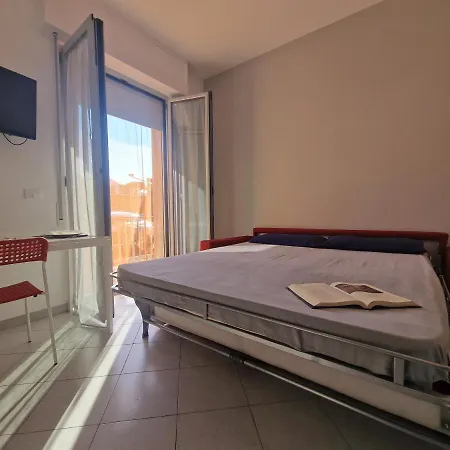 Lägenhet 450 M Dal Mare Con Giardino - Free Parking